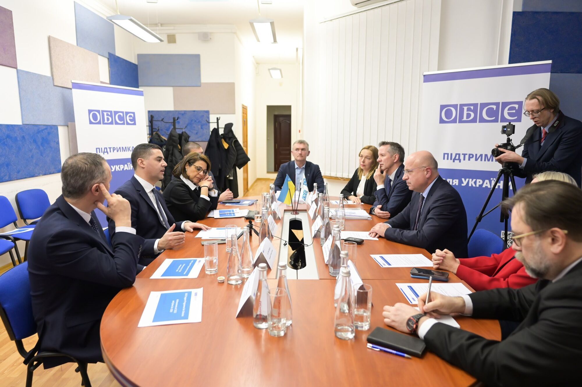 Голова ОБСЄ відвідав Гостомель, Бучу та Бородянку "щоб висловити солідарність". Фото