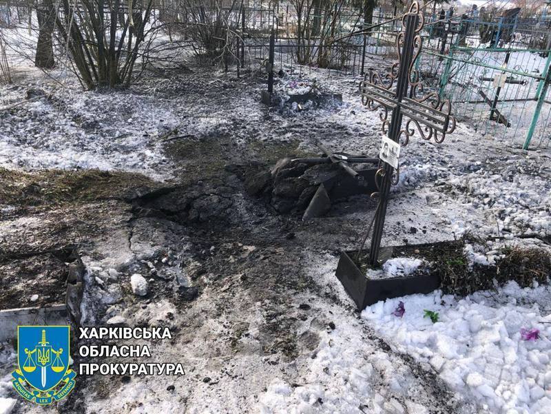 Запорізький колаборант Рогов осоромився фейком про підрив українським військовим могили батька. Фото
