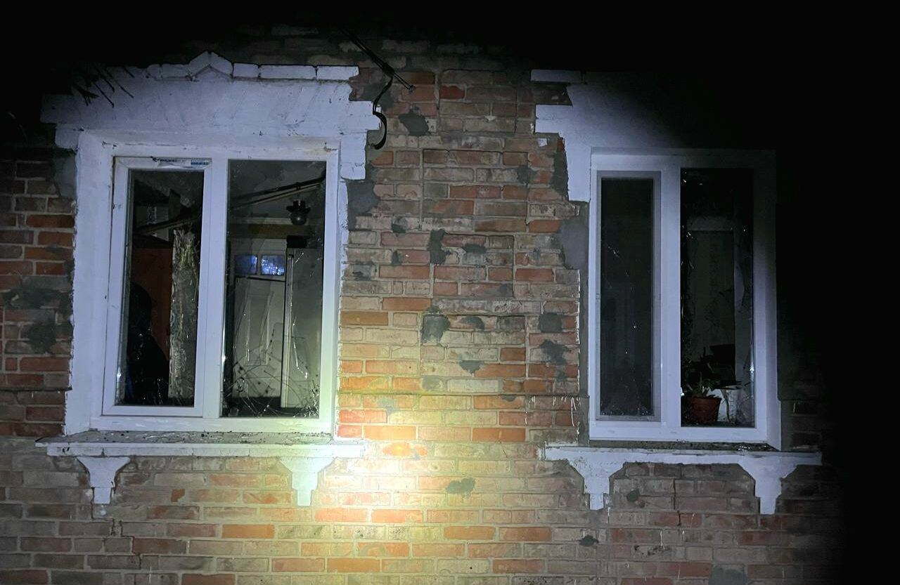 На Днепропетровщине после нескольких попаданий вражеских БПЛА возникли пожары: тысячи жителей без света