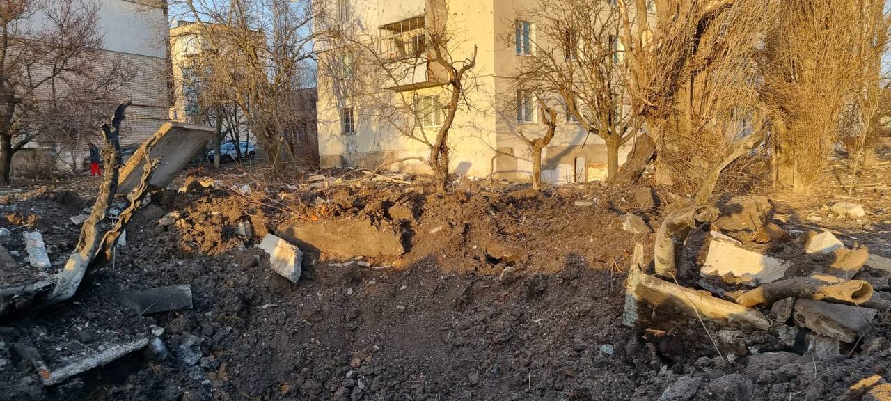 Окупанти вдарили авіабомбами по Куп'янську: пошкоджено дев'ятиповерхівку та агропідприємство. Фото