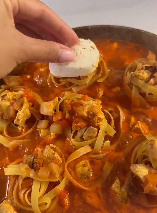 Як приготувати макарони у сковорідці: виходить дуже швидко та смачно