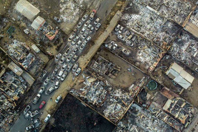 Масштабные лесные пожары в Чили: сгорели тысячи домов, погибли более полусотни человек. Фото и видео