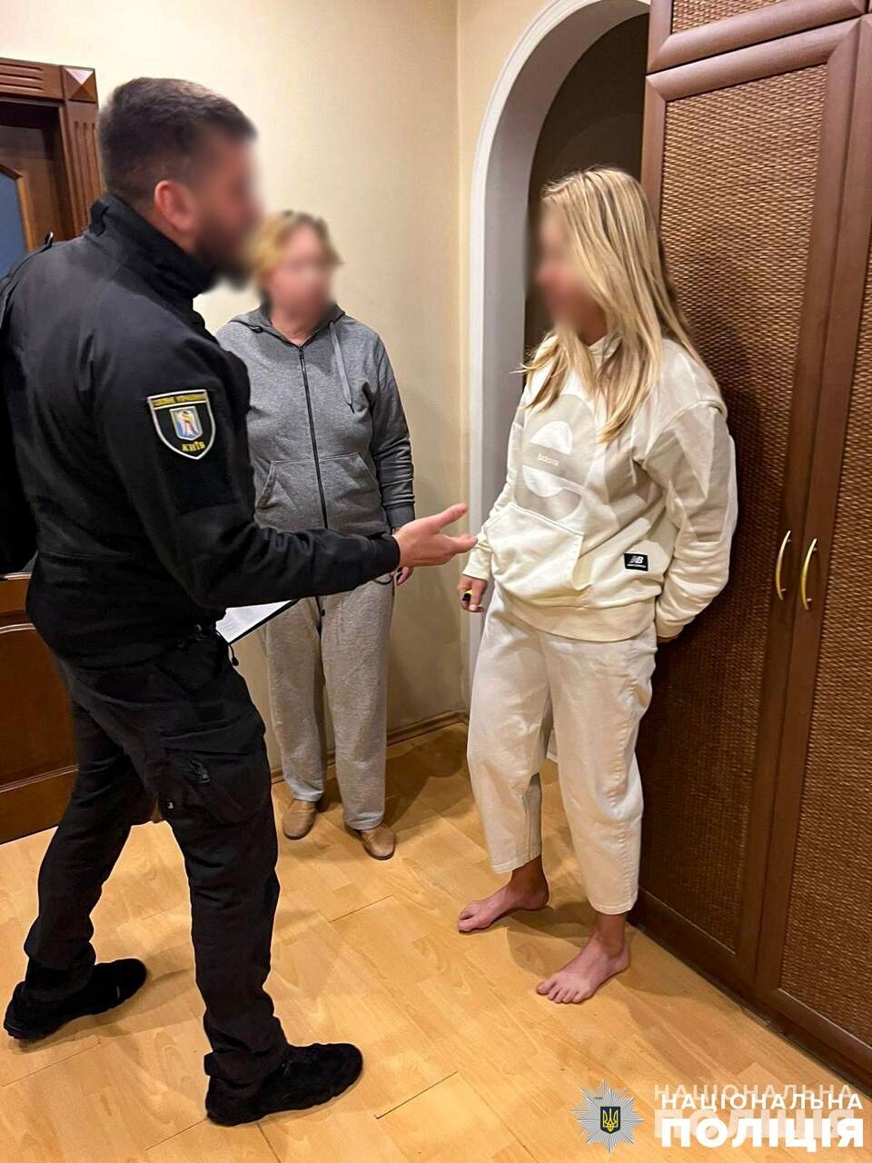 Обманула клиентов банка почти на 86 млн грн: правоохранители Киева задержали экс-работницу финучреждения. Фото