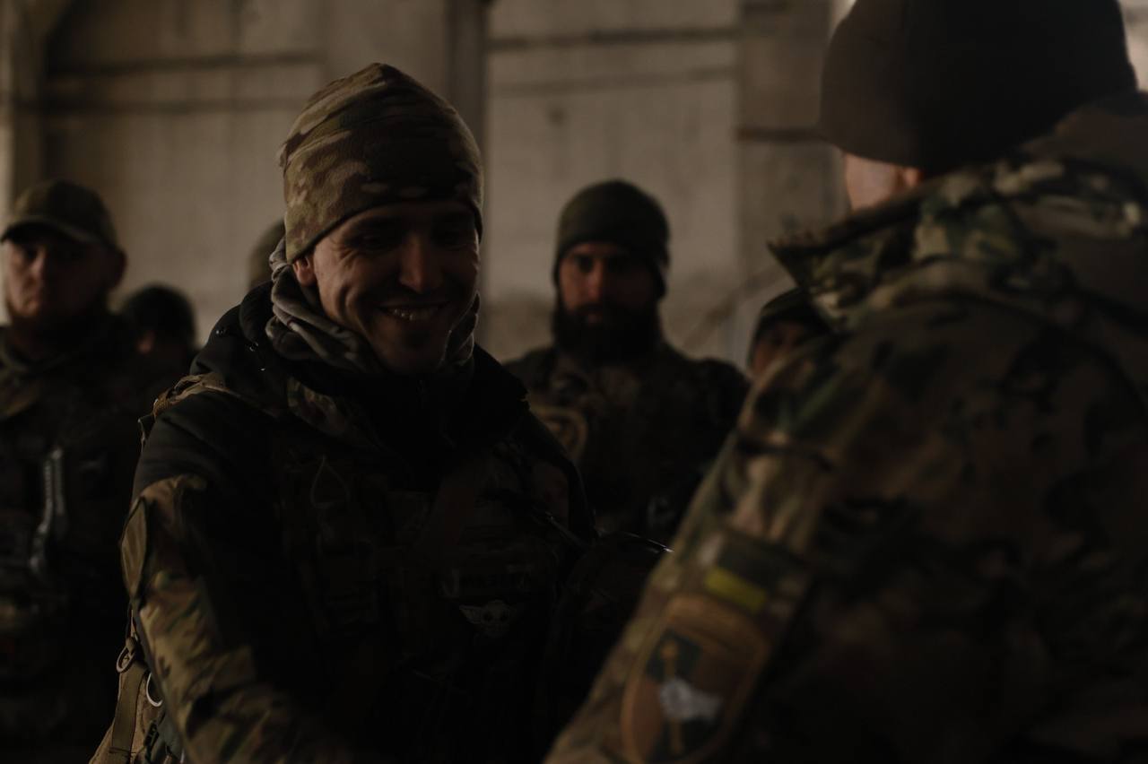 "Смогли сорвать планы врага": Сырский приехал на фронт и наградил военных. Фото