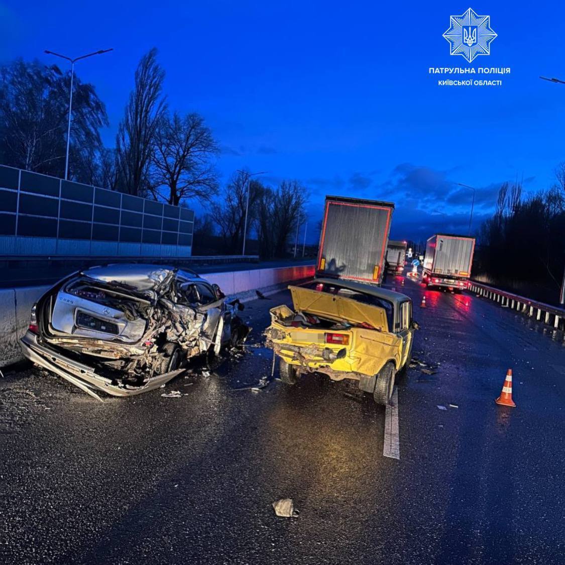 Водій вантажівки задрімав за кермом: на Київщині сталась аварія за участі 5 авто. Фото