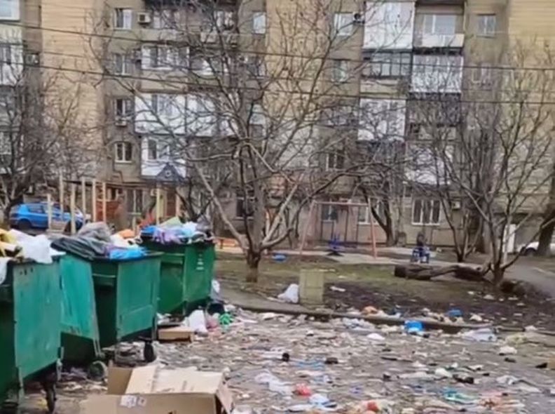 "Щури заполонили центр міста, спимо в шубах, води немає": що зараз відбувається в окупованому Донецьку
