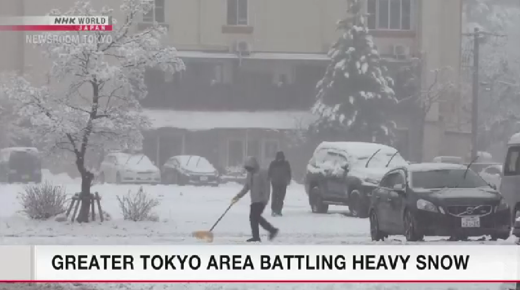 Мир страдает от погодных катаклизмов: Калифорнию топит, Японию заметает снегом. Фото и видео