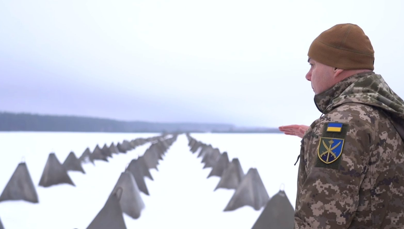 "Укрепляем нашу оборонительную способность": Наев показал оборудование рубежей на севере. Видео
