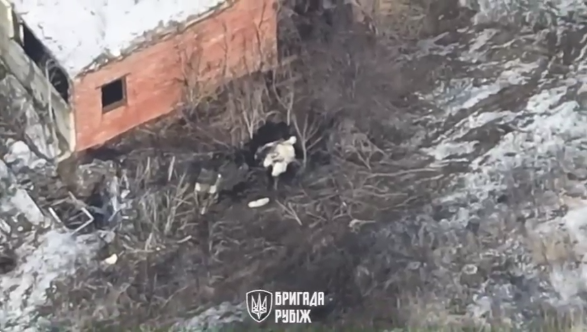 Мінус "Васільок": нацгвардійці показали на відео знищення російського міномета