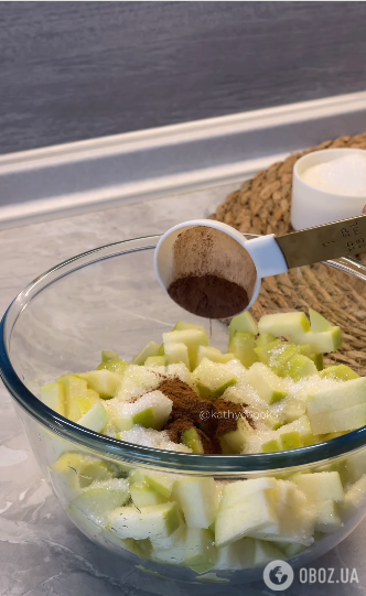 Яблучний крамбл: що додати до страви, щоб вона вийшла ідеальною