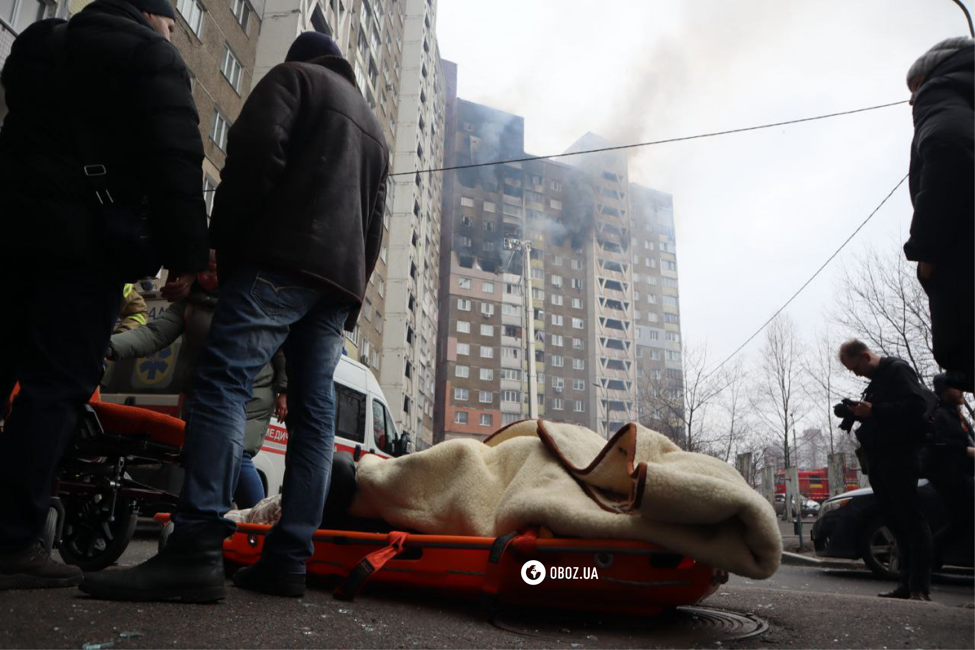 Оккупанты запустили несколько волн ракет по Украине: в Киеве и Николаеве погибли люди, в Харькове попадание баллистики. Все детали