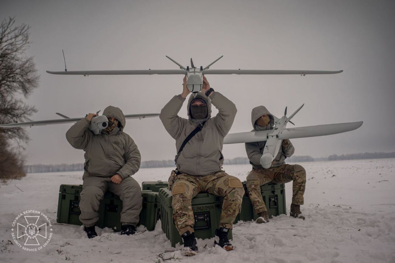 Работает днем и ночью: контрразведчики СБУ получили беспилотный авиакомплекс "Лелека-100". Фото
