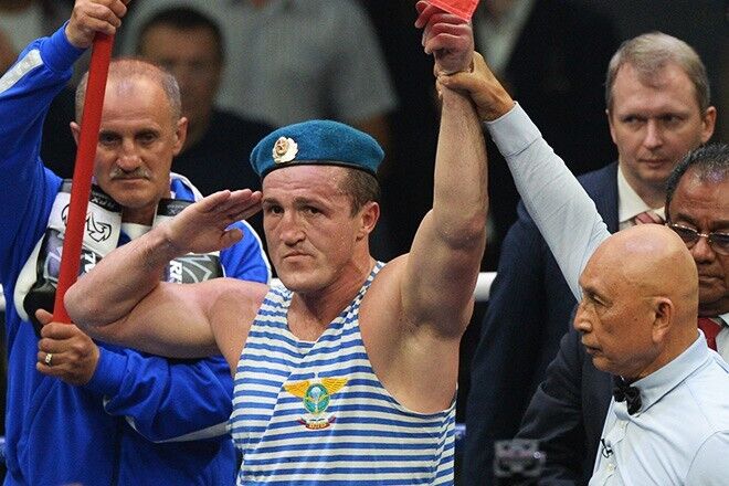 Знаменитого російського боксера назвали "відбитим" після захоплення Пєсковим та владою РФ