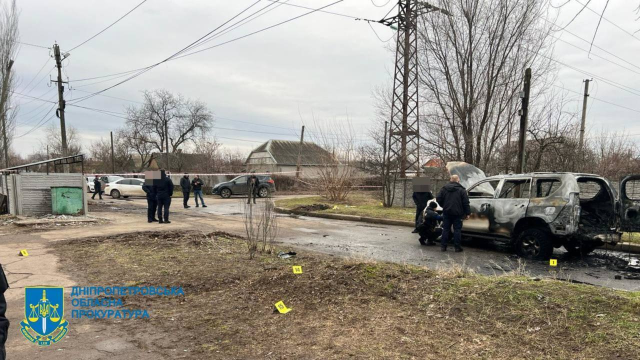 Заступника мера Нікополя розстріляли у авто: вбивць шукають. Фото з місця