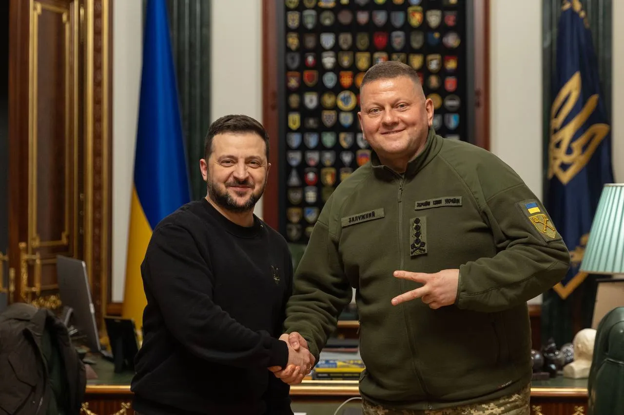 Зеленський звільнив Залужного і призначив нового головнокомандувача ЗСУ: всі подробиці