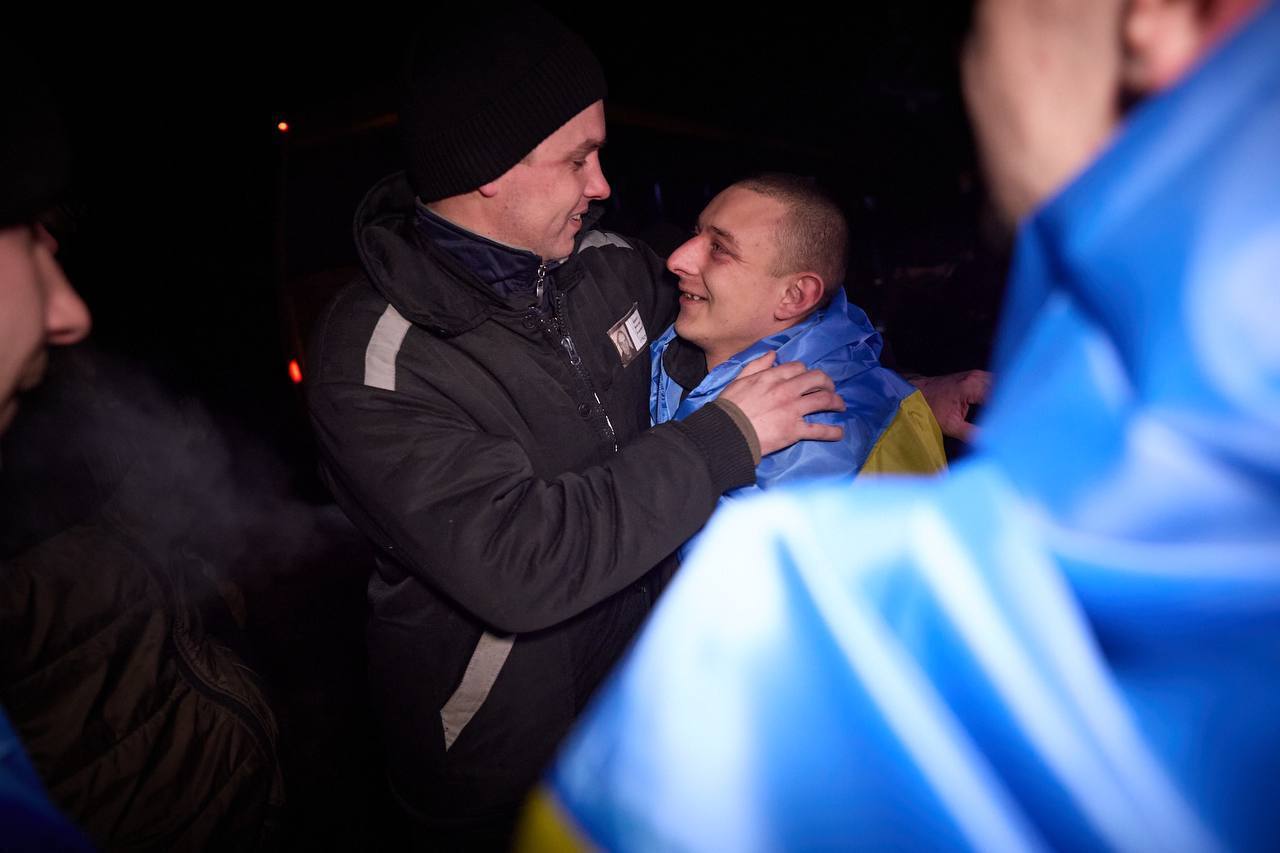 Ще 100 українців удома: Україна повернула з полону своїх захисників. Фото, відео