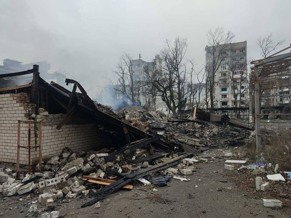 Целенаправленно бьют в места, где есть люди: оккупанты ударили по укрытиям в Авдеевке, есть жертвы. Фото