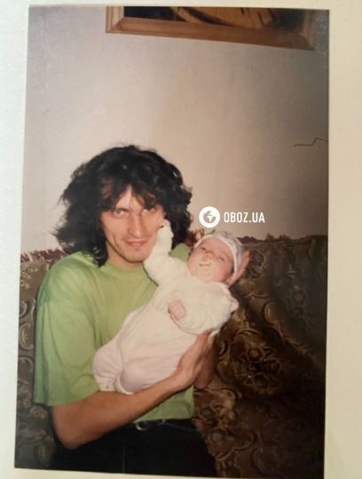 Дочка Скрябіна показала рідкісні кадри з татом: на фото Кузьмі 29 років, він дуже щасливий. Ексклюзив