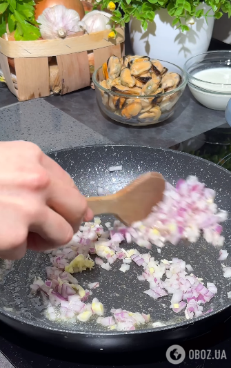 Орзо з мідіями: як приготувати макарони так, щоб всі думали, що це рис