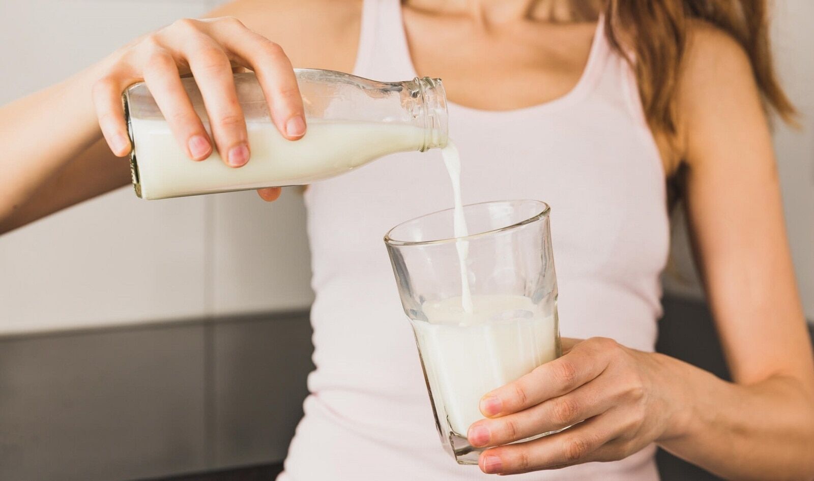 Можно ли давать детям молоко: ответ экспертки