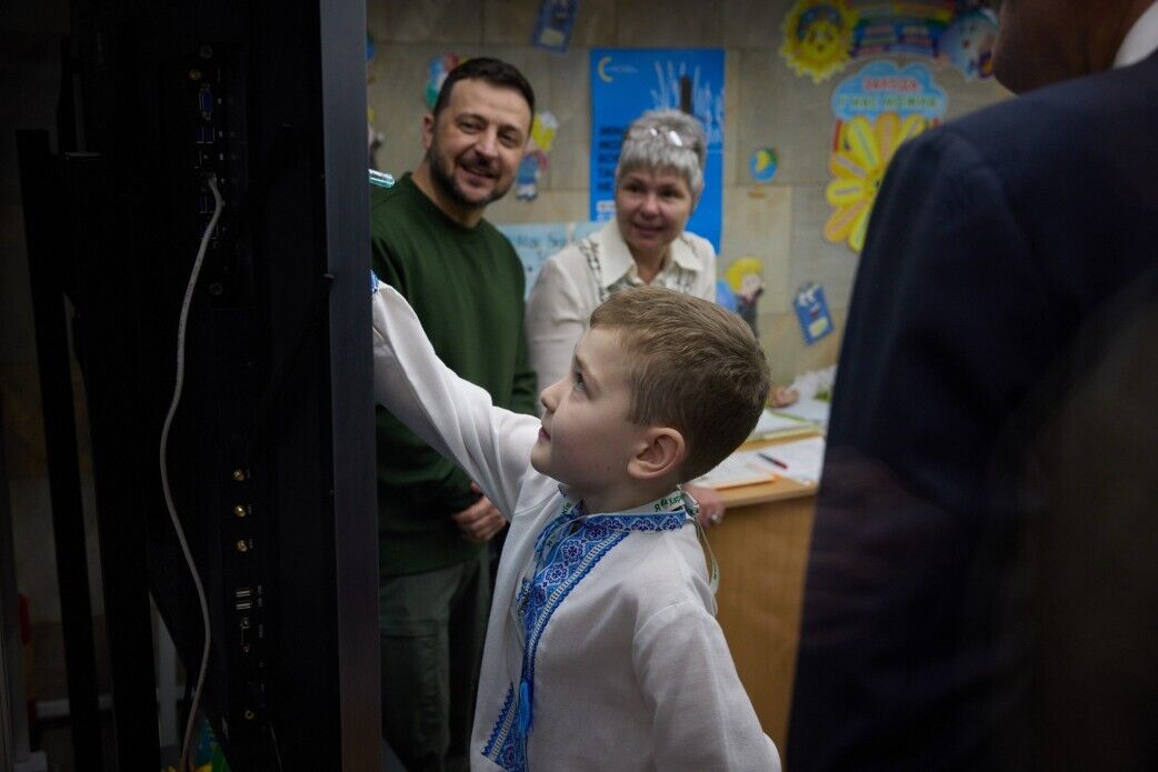 Зеленский показал Рютте, как дети Харькова ходят на уроки