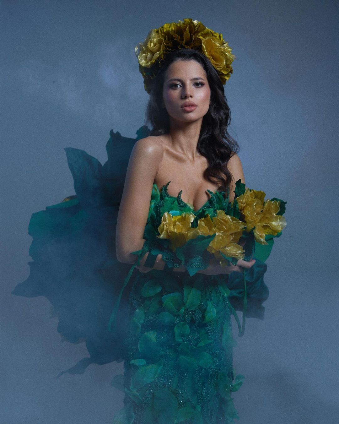 "Лесная песня", "Стальная леди" и вышиванка-мини: образы украинки на "Мисс Мира", которые поражают своей красотой. Фото