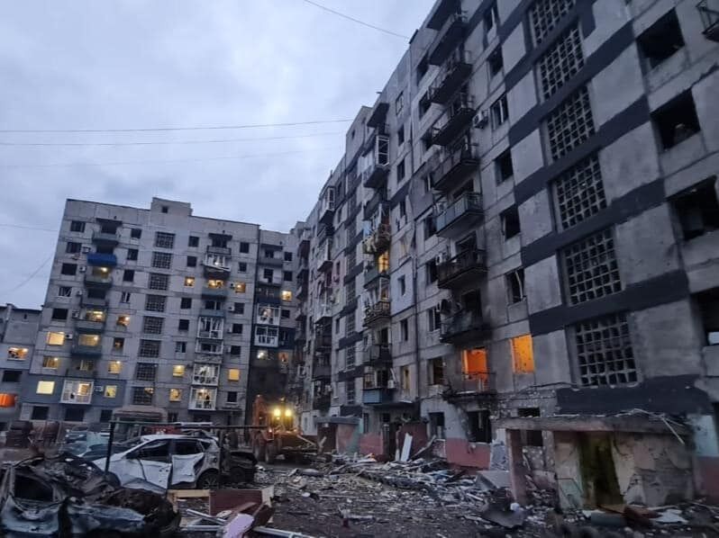Окупанти вдарили ракетами по Мирнограду, десятеро людей поранено: з'явилися подробиці атаки