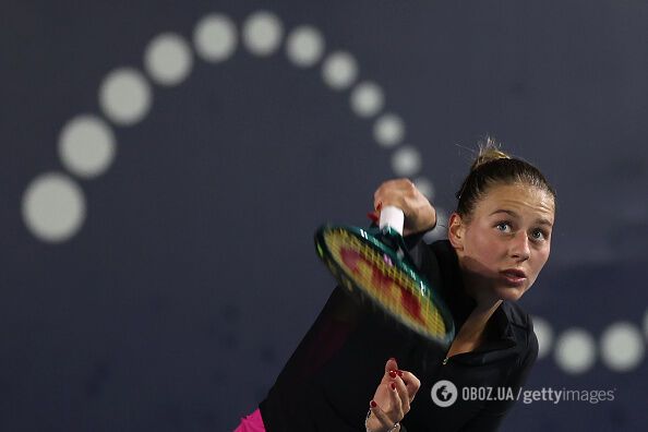 Відома українська тенісистка з рекордом розтоптала росіянку на великому турнірі в США і відмовилася тиснути їй руку. Відео