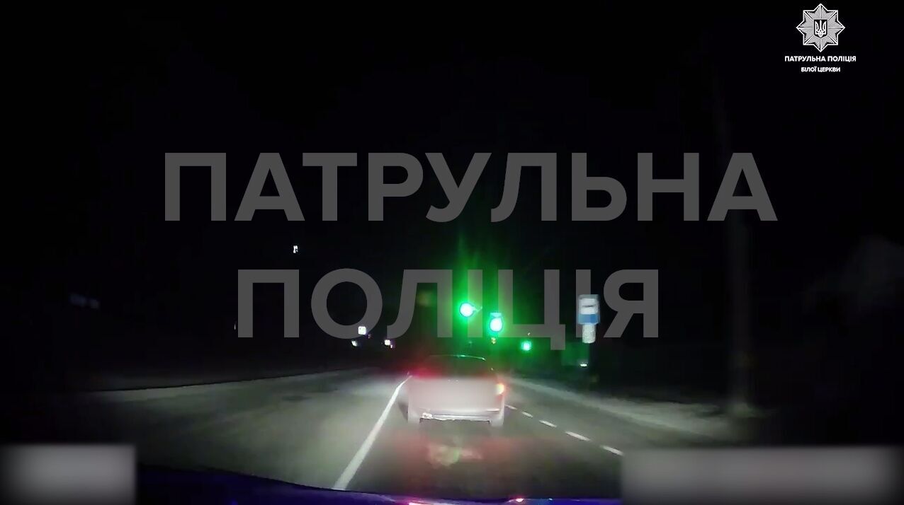 На Київщині патрульні під час комендантської години влаштували погоню за п’яним водієм. Відео