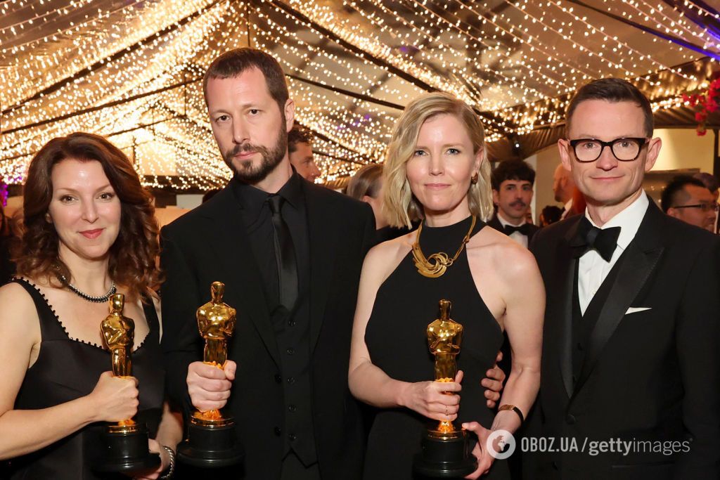 Режисер фільму "20 днів у Маріуполі" вийшов отримувати "Оскар" у костюмі з прихованим сенсом