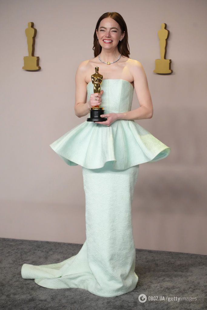Найкращі жіночі образи на Оскарі 2024: Барбі в чорному, Аріана Гранде в "ковдрі" та ретро Дженніфер Лоуренс