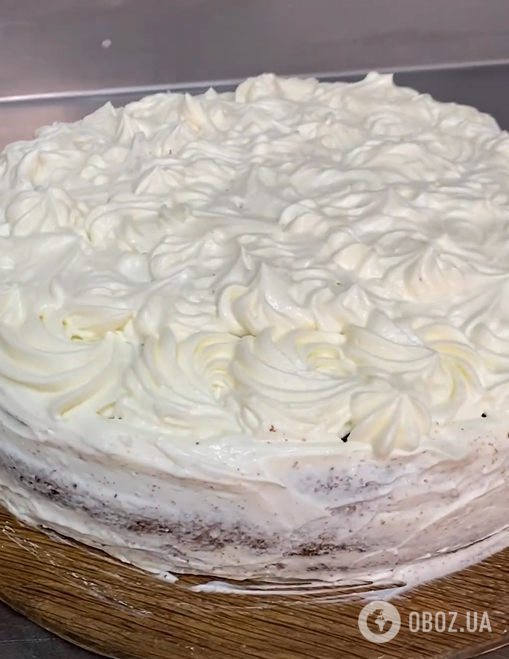 Торт ''Вишневая нежность'' из пышных бисквитных коржей и нежного крема: вкуснее популярного ''Пражского''