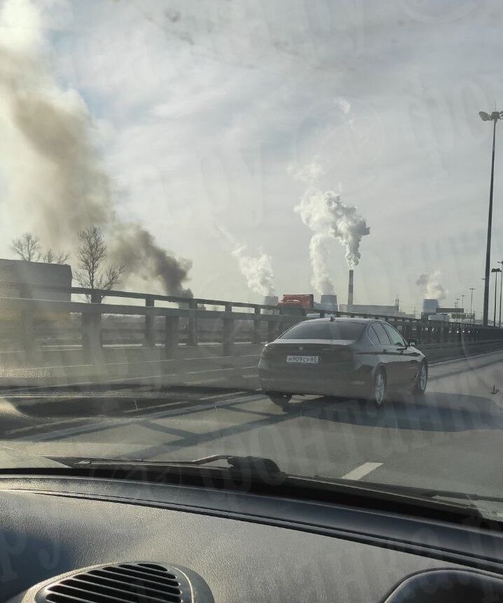 Все по плану? В Санкт-Петербурге произошел пожар возле ТЭЦ, валит черный дым. Фото и видео