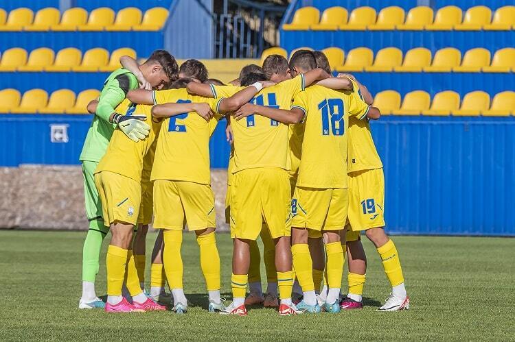 Сборная Украины по футболу с разгромной победой впервые за 7 лет пробилась на чемпионат Европы U-17