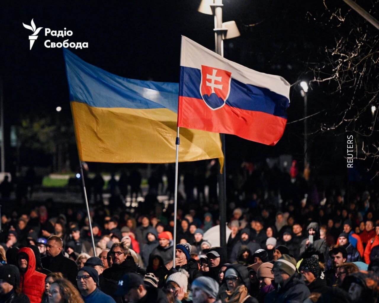 В Словакии тысячи людей вышли на протест против пророссийской политики правительства Фицо: что происходит. Фото