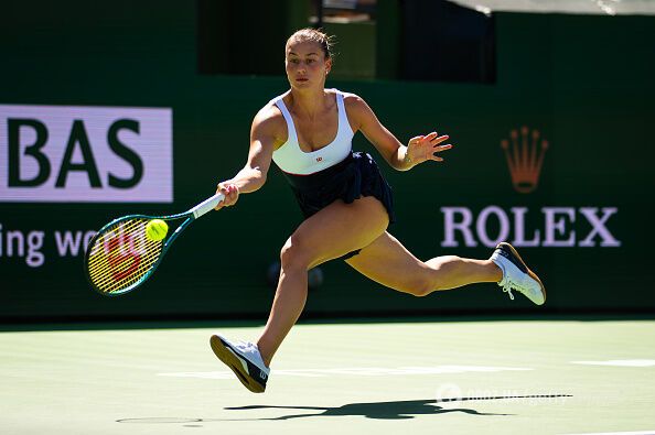 Знаменитая украинка вышла в полуфинал крупного теннисного турнира, опозорив россиянку в 1-м сете