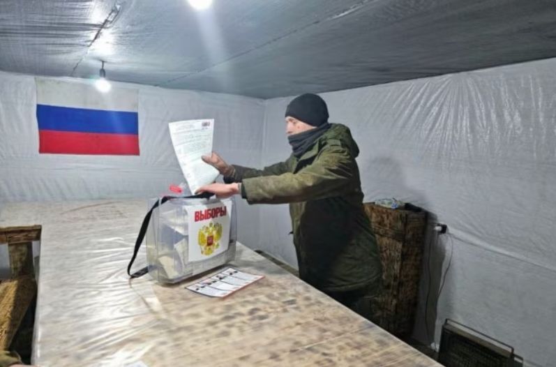"Добра воля" по-російськи – це під дулами автоматів": загарбники влаштували терор "виборців" на окупованій частині України