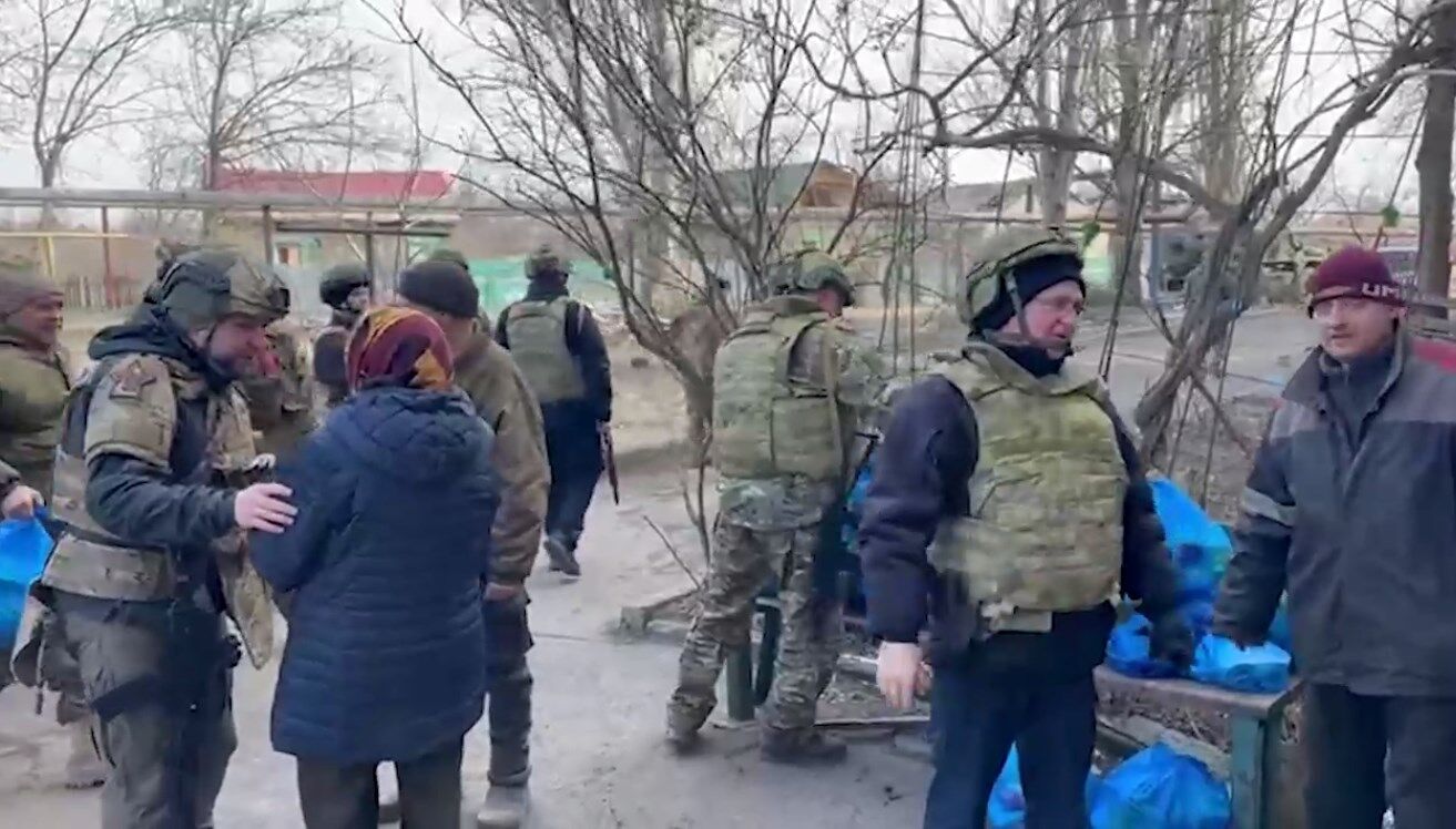 "Добрая воля" по-российски – это под дулами автоматов": захватчики устроили террор "избирателей" на оккупированной части Украины