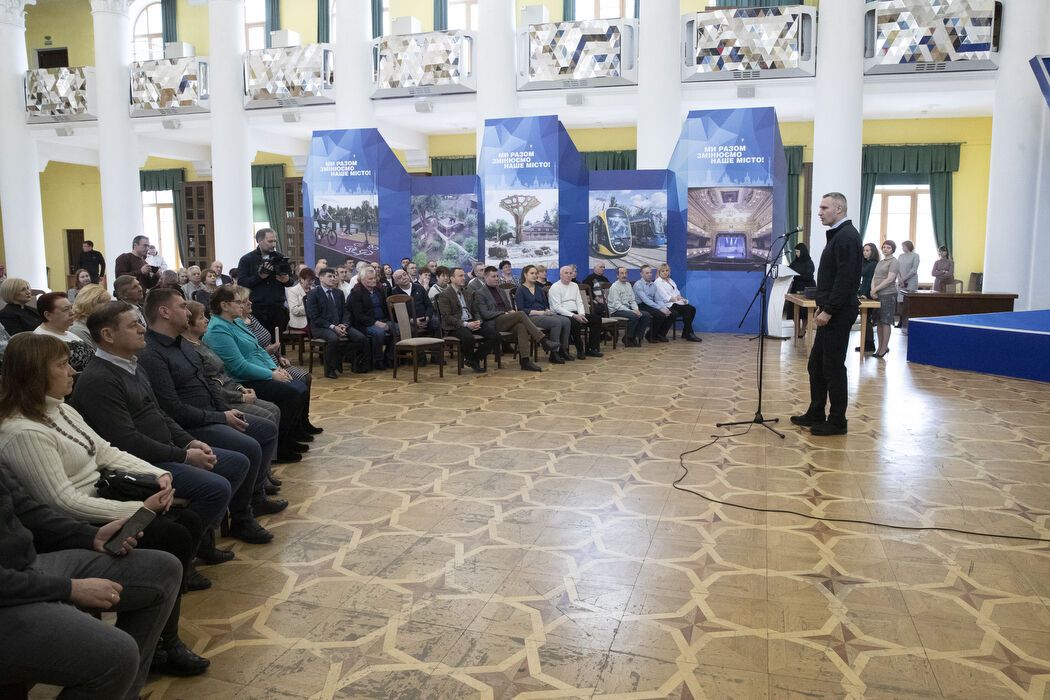 Напередодні Дня працівників ЖКГ Кличко роздав нагороди столичним комунальникам