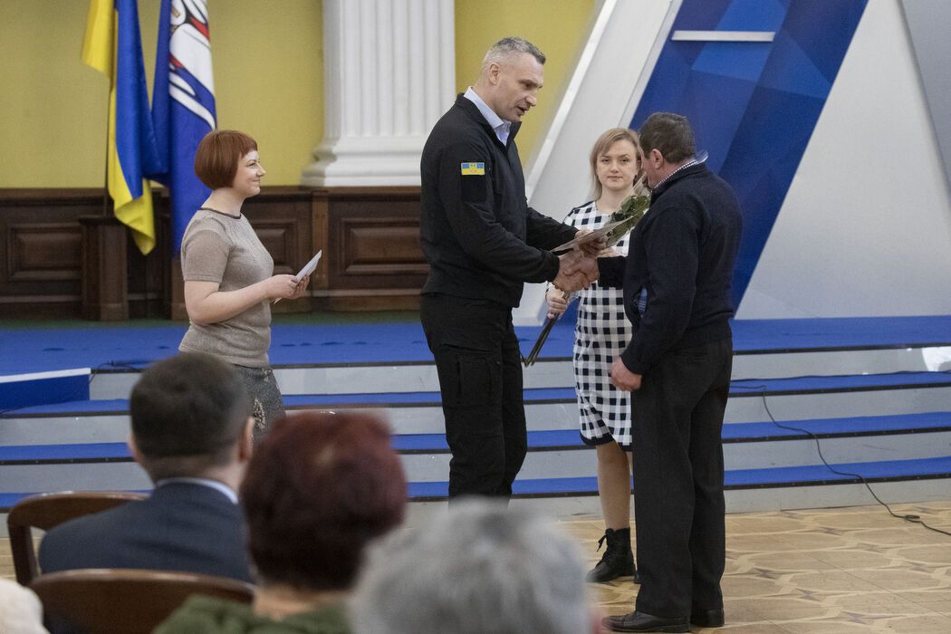 В канун Дня работников ЖКХ Кличко раздал награды столичным коммунальщикам