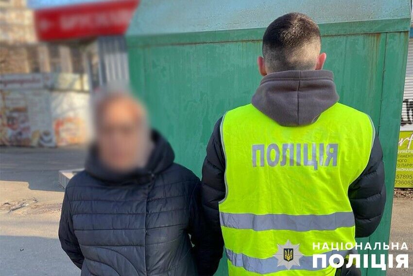 В Киеве задержали "соседку", обворовавшую 87-летнюю женщину: вынесла деньги и ювелирные украшения. Фото и подробности