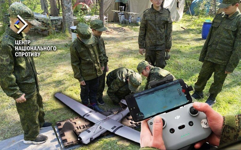 Окупанти звозять українських дітей до Росії для навчання керувати дронами – ЦНС