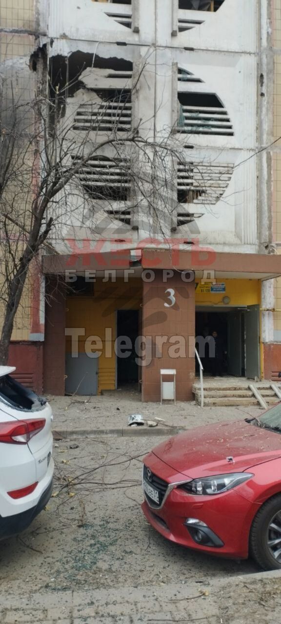 Гремели взрывы, поднялся дым: в Белгородской области продолжаются атаки, россияне паникуют. Фото и видео