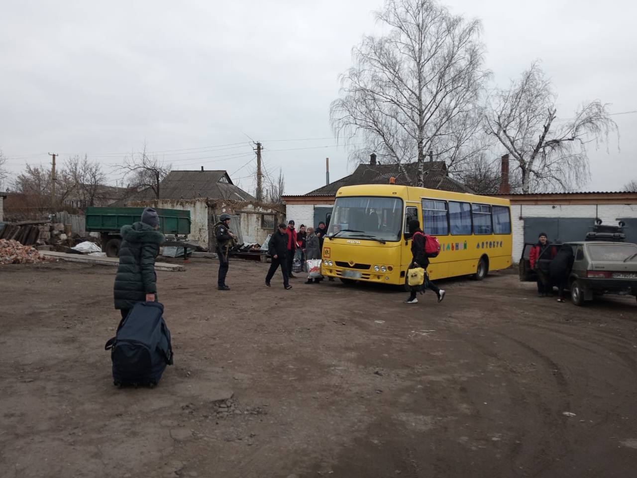 З прикордонних районів Сумщини евакуювали майже 200 людей. Фото