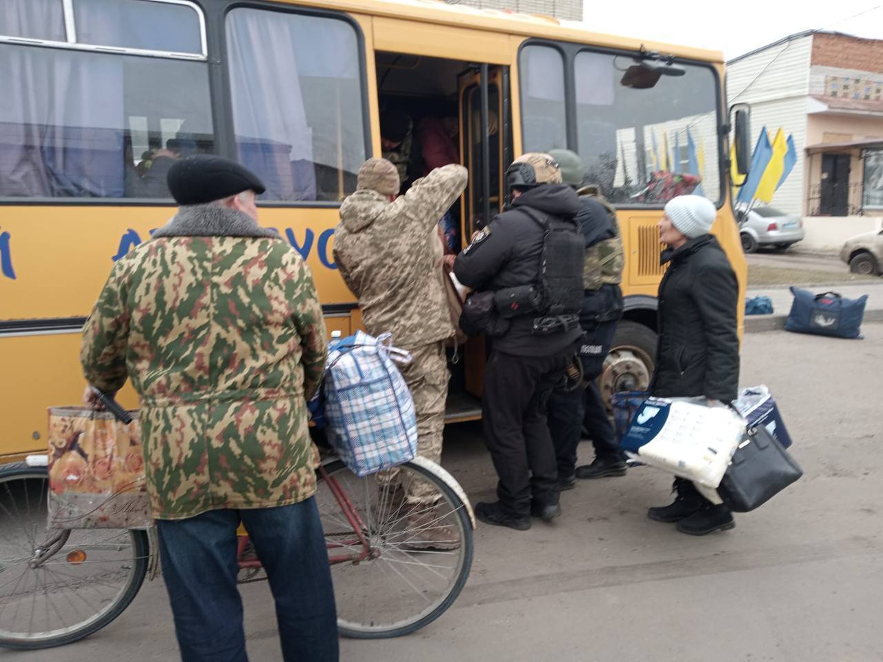 Из приграничных районов Сумской области эвакуировали около 200 человек. Фото