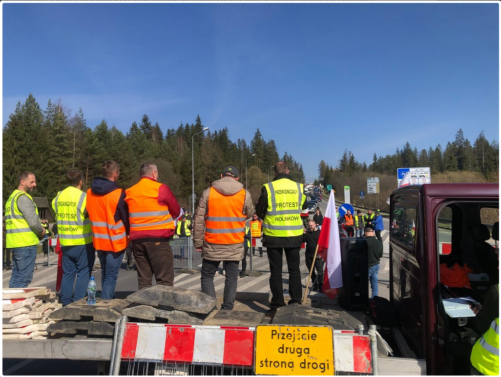 Польские фермеры собираются блокировать границу со Словакией, по крайней мере, до конца марта