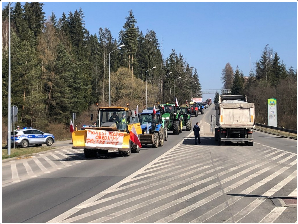 Польські фермери почали блокувати дорогу на кордоні зі Словаччиною