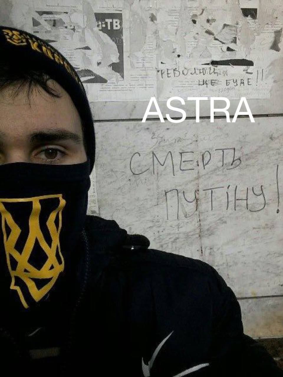 Оккупанты обвинили мелитопольца  в "призывах к терроризму" за селфи с надписью о Путине: мужчина задержан