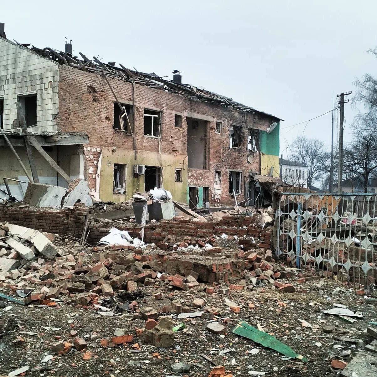 Армія РФ розбомбила центр селища Велика Писарівка на Сумщині: деталі