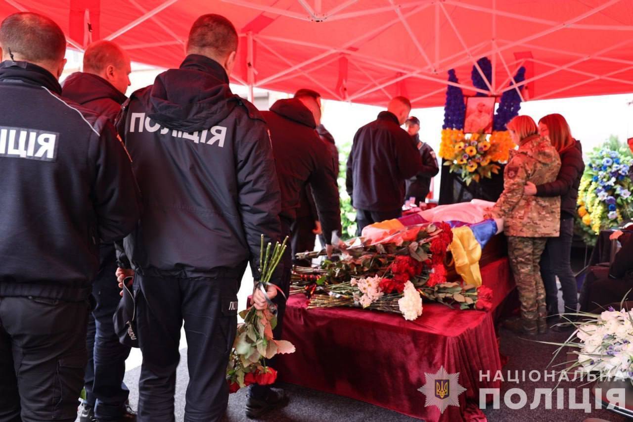 У Дніпрі попрощалися з загиблим командиром полку "Цунамі": захисника вбила російська ракета. Фото